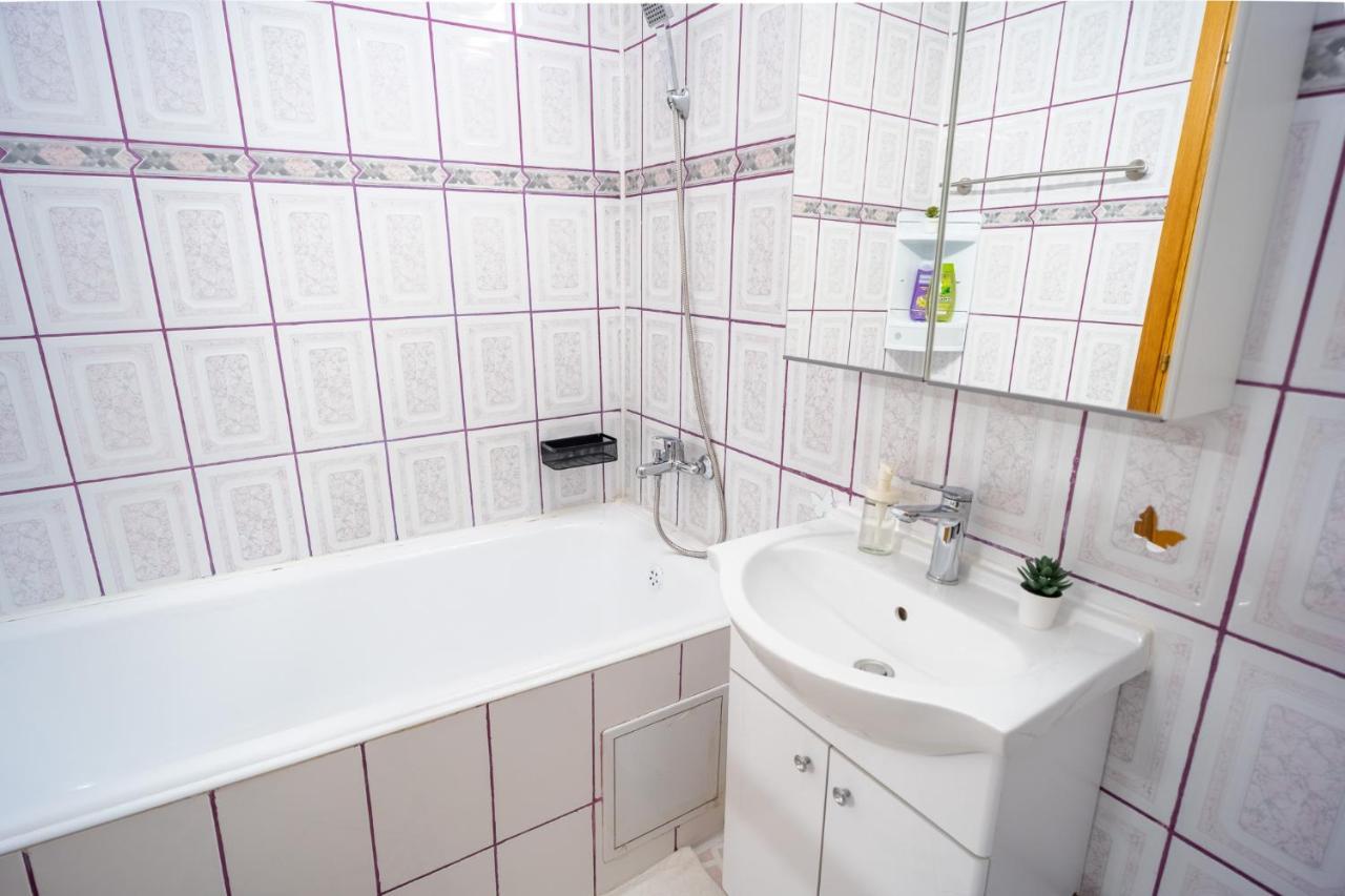 Serene 1Br Apartment With Workspace Bucureşti Exterior foto